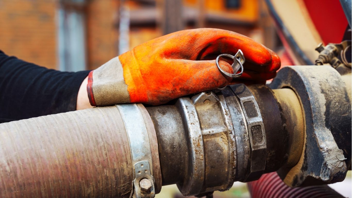 Hút Hầm Cầu Bến Lức Nhanh Gọn, Giá Hợp Lý, Xử Lý Triệt Để