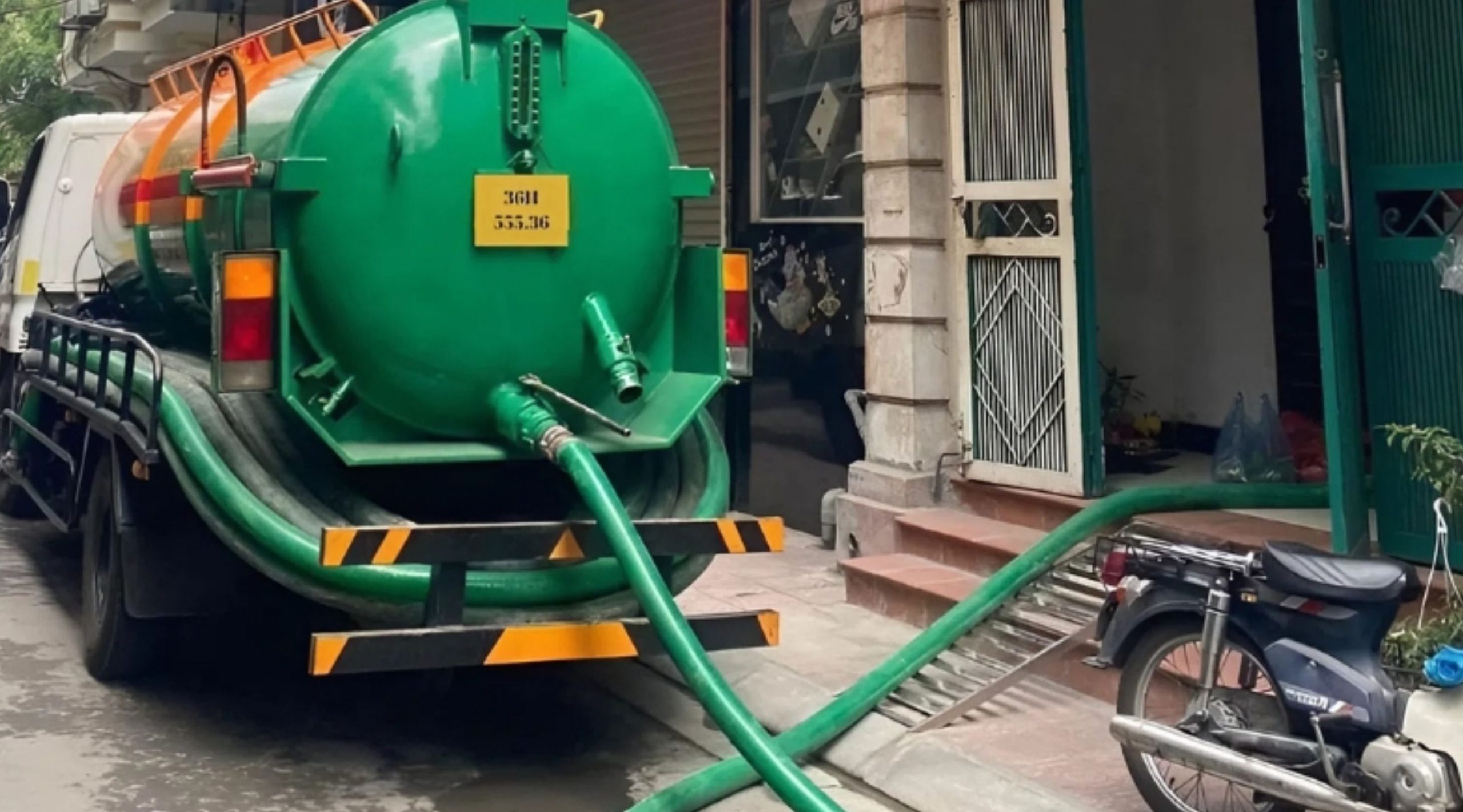 Hút Hầm Cầu Đức Hòa Giải Pháp Cho Nhà Vệ Sinh Có Mùi Hôi Kéo Dài