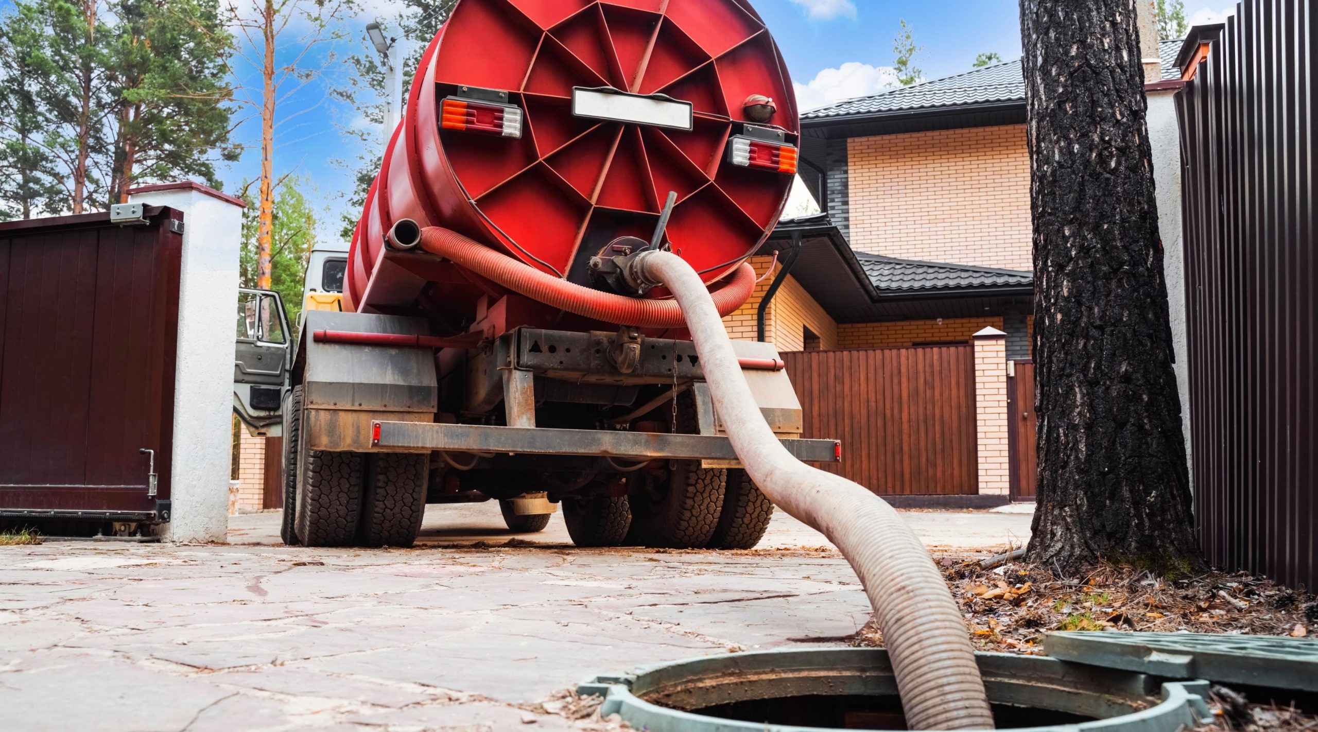 Hút Hầm Cầu Xã Long Cang Nhanh Sạch, Xử Lý Đúng Tình Trạng