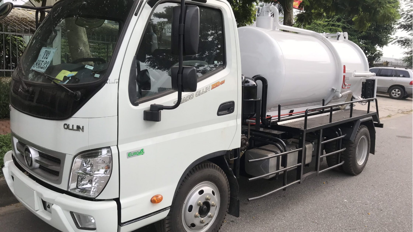 Hút hầm cầu phường Bình Xuân: Xử lý gọn trước khi nghẹt nặng