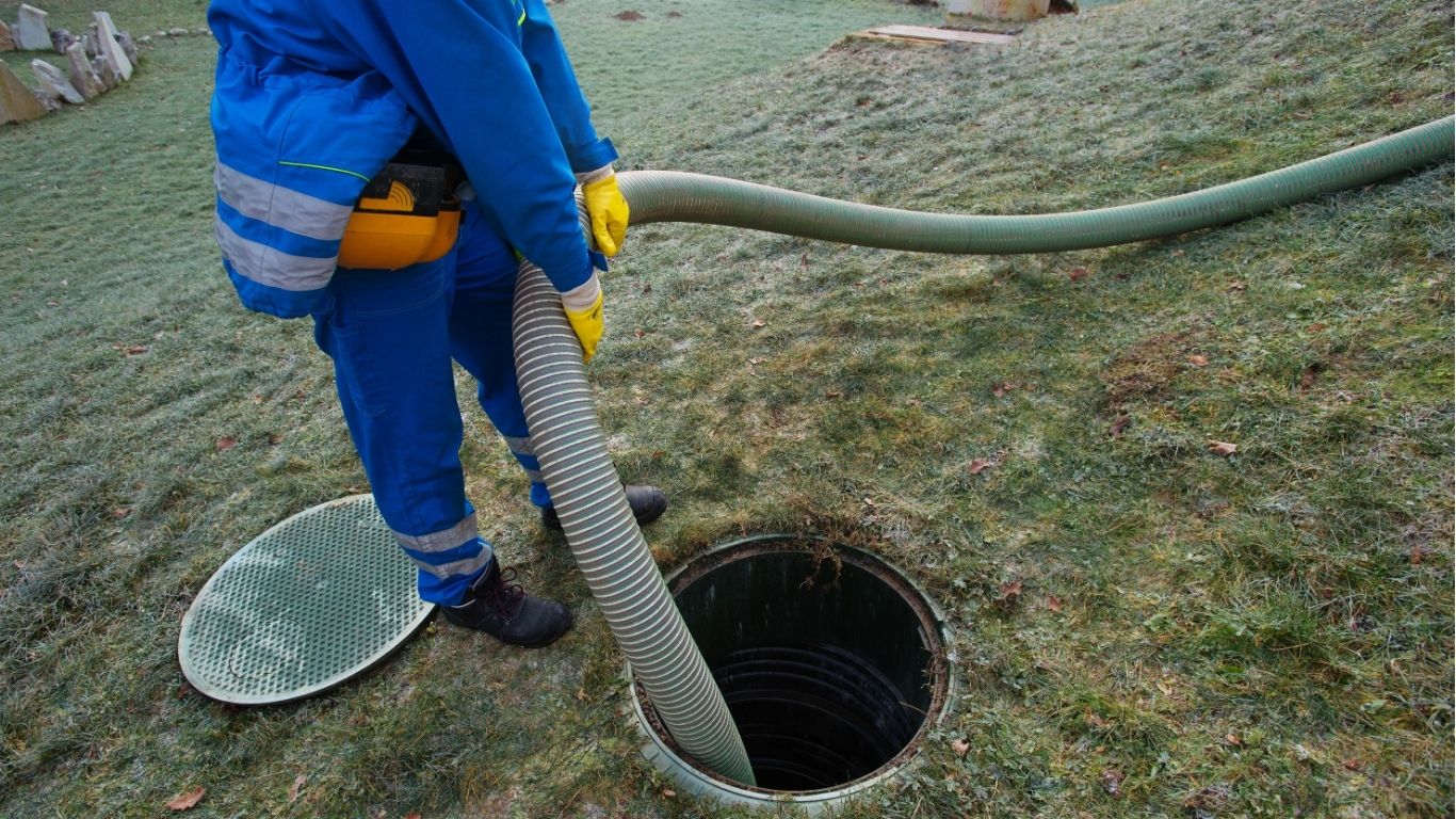 Hút Hầm Cầu Phường Mỹ Phú Giải Pháp Cho Tình Trạng Mùi Hôi Kéo Dài