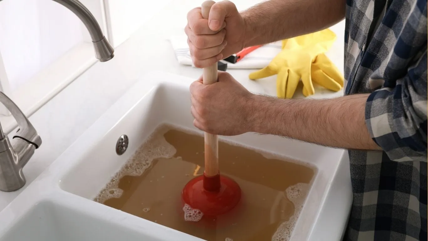 Vì Sao Bồn Rửa Bát Dễ Bị Tắc?